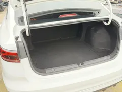2022 Geely Emgrand 4th Gen 1.5L CVT Premium, белый — фото 17