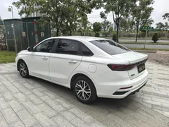 2022 Geely Emgrand 4th Gen 1.5L CVT Luxury, белый — фото 8