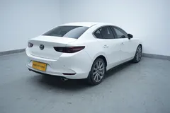 2021 Mazda Mazda3 2.0L AT, белый — фото 7