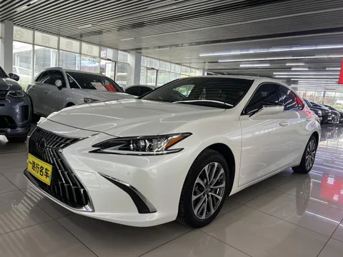 2022 Lexus ES 200 Excellence