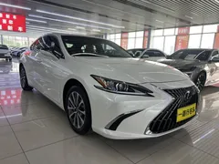 2022 Lexus ES 200 Excellence, белый — фото 2