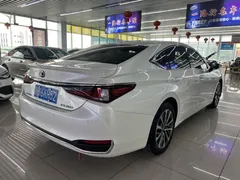 2022 Lexus ES 200 Excellence, белый — фото 7