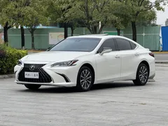 2022 Lexus ES 200 Excellence, белый — фото 1