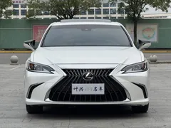 2022 Lexus ES 200 Excellence, белый — фото 2