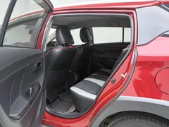 2022 Toyota Yaris L Zhixuan X 1.5L CVT Leading Plus, красный — фото 13