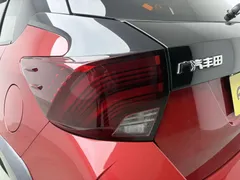 2022 Toyota Yaris L Zhixuan X 1.5L CVT Leading Plus, красный — фото 20