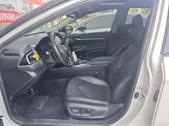 2023 Toyota Camry 2.5S Fashion, белый — фото 8