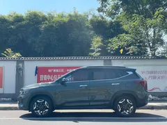 2023 Kia Seltos 1.5L IVT Premium, зелёный — фото 7