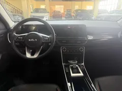 2023 Kia Seltos 1.5L IVT Luxury, белый — фото 11