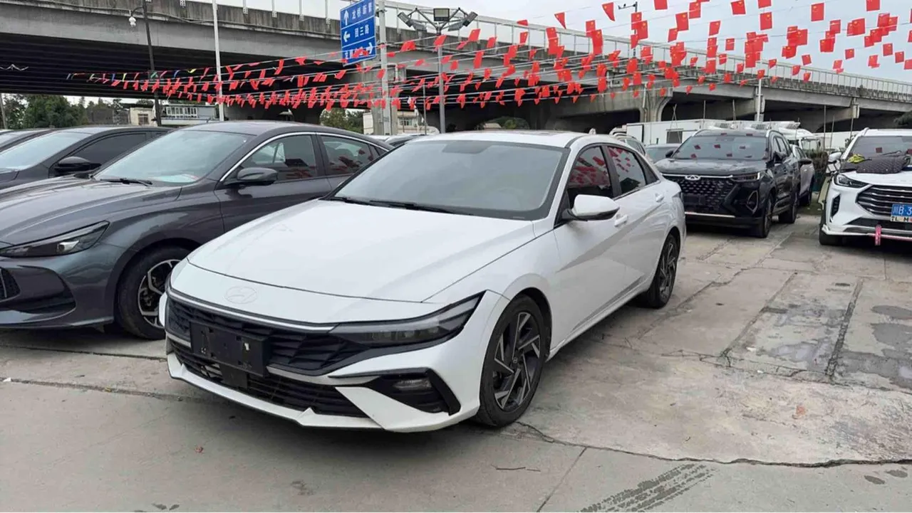 2023 Hyundai Elantra 1.5L CVT GLX Elite