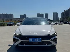 2023 Hyundai Elantra 1.5L CVT LUX Premium, белый — фото 2