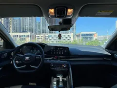 2023 Hyundai Elantra 1.5L CVT LUX Premium, белый — фото 10