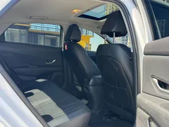 2023 Hyundai Elantra 1.5L CVT LUX Premium, белый — фото 13
