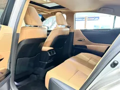 2022 Lexus ES 200 Excellence — фото 9