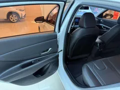 2022 Hyundai Elantra 1.5L CVT GLX Elite, белый — фото 16