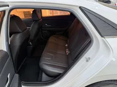 2022 Hyundai Elantra 1.5L CVT GLX Elite, белый — фото 17
