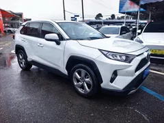 2022 Toyota RAV4 2.0L CVT 2WD Fashion, белый — фото 2