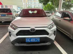 2022 Toyota RAV4 2.0L CVT 2WD Fashion, белый — фото 3