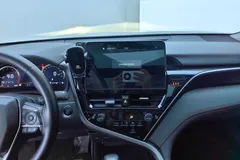 2021 Toyota Camry 2.5G Luxury, белый — фото 14