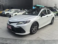 2021 Toyota Camry 2.5G Luxury, белый — фото 5