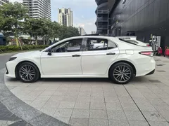 2021 Toyota Camry 2.5G Luxury, белый — фото 15
