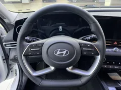 2023 Hyundai Elantra 1.5L CVT LUX Premium, белый — фото 6