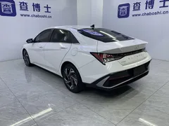 2023 Hyundai Elantra 1.5L CVT LUX Premium, белый — фото 19