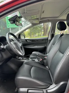 2021 Nissan Tiida 1.6L CVT, красный — фото 4