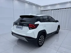 2022 Toyota Yaris L Zhixuan X 1.5L CVT Luxury Plus, белый — фото 4