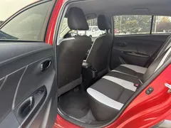 2022 Toyota Yaris L Zhixuan 1.5L CVT Leading Plus, красный — фото 10