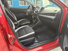 2022 Toyota Yaris L Zhixuan 1.5L CVT Leading Plus, красный — фото 11