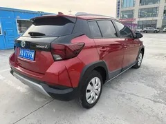 2022 Toyota Yaris L Zhixuan 1.5L CVT Leading Plus, красный — фото 14