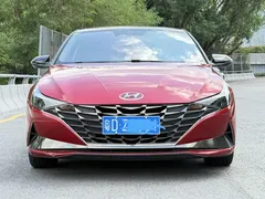 2022 Hyundai Elantra 1.5L CVT LUX Premium, красный — фото 2