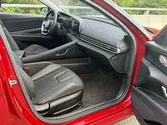 2022 Hyundai Elantra 1.5L CVT LUX Premium, красный — фото 6