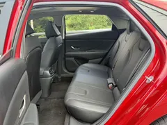 2022 Hyundai Elantra 1.5L CVT LUX Premium, красный — фото 9