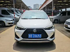 2021 Toyota Yaris L Zhixuan 1.5L CVT Tech, белый — фото 2