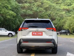 2023 Toyota RAV4 2.0L CVT 2WD Fashion Plus, белый — фото 8