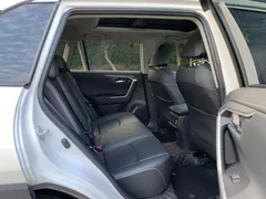 2023 Toyota RAV4 2.0L CVT 2WD Fashion Plus, белый — фото 12