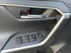 2023 Toyota RAV4 2.0L CVT 2WD Fashion Plus, белый — фото 17