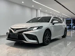 2023 Toyota Camry 2.5S Fashion, белый — фото 2