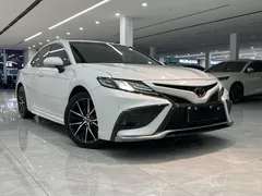 2023 Toyota Camry 2.5S Fashion, белый — фото 3