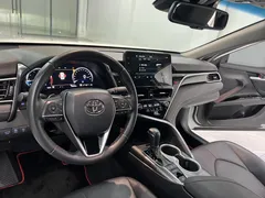 2023 Toyota Camry 2.5S Fashion, белый — фото 5