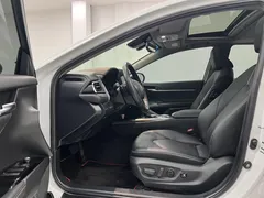 2023 Toyota Camry 2.5S Fashion, белый — фото 9