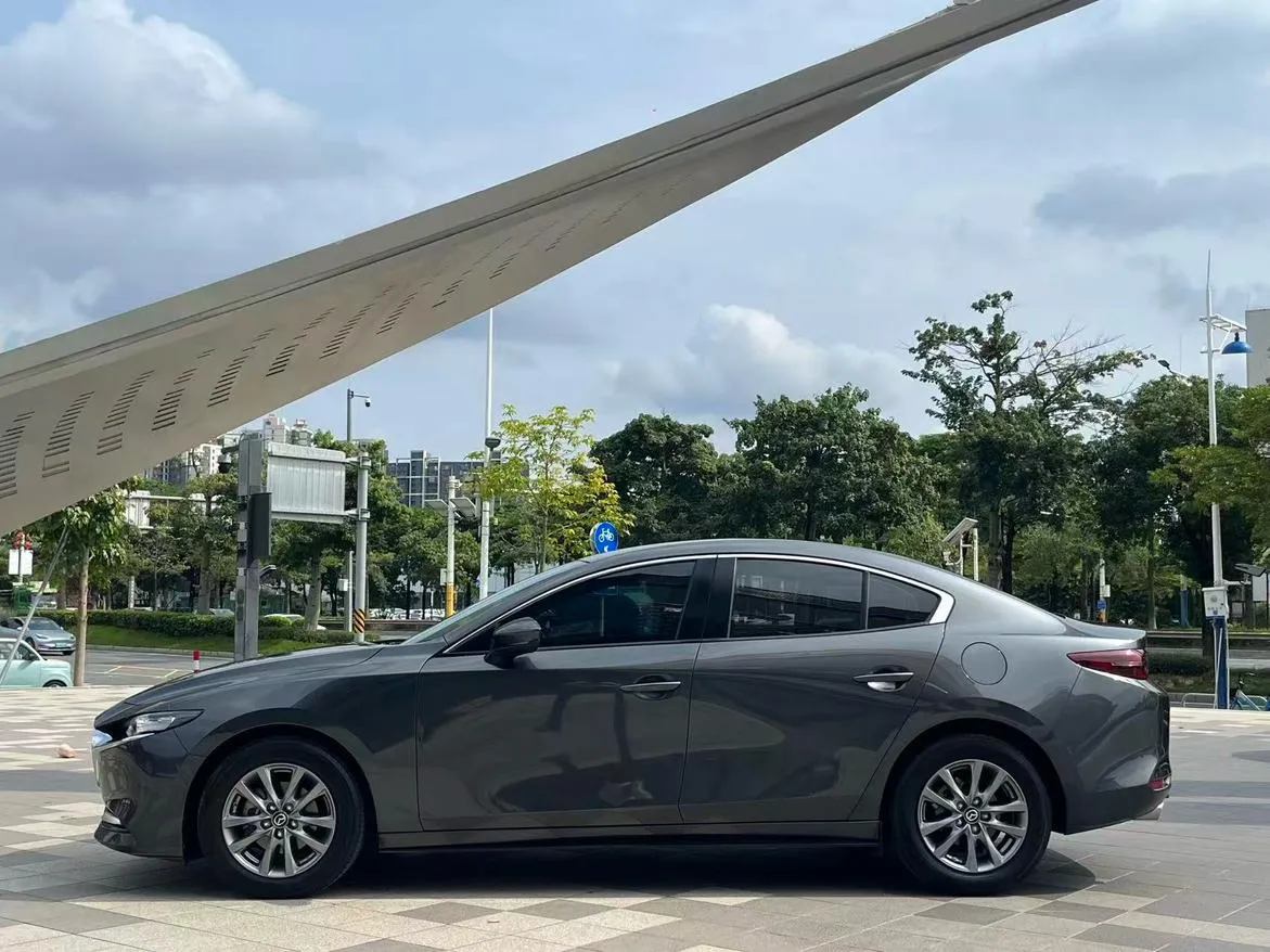 2022 Mazda Mazda3 2.0L AT
