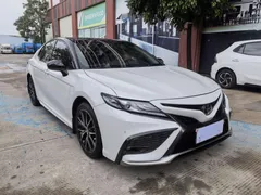 2021 Toyota Camry 2.0S Fashion, белый — фото 3