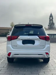 2021 Mitsubishi Outlander 2.0L 2WD 5 Seats, белый — фото 7