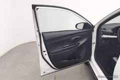 2022 Toyota Yaris L Zhixuan X 1.5L CVT Leading Plus, белый — фото 11