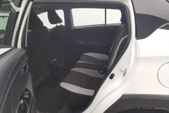2022 Toyota Yaris L Zhixuan X 1.5L CVT Leading Plus, белый — фото 19