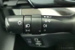 2022 Toyota Yaris L Zhixuan X 1.5L CVT Leading Plus, белый — фото 24