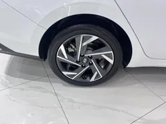2023 Hyundai Elantra 1.5L CVT GLX Elite, белый — фото 18
